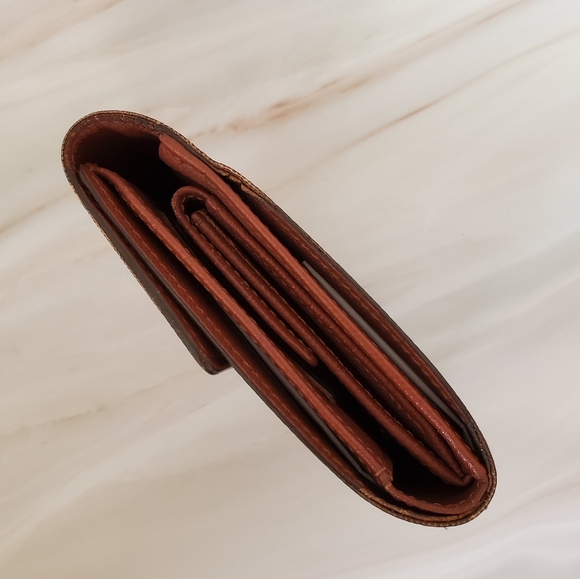 Authentic Louis Vuitton Alexandra Monogram Wallet - Picture 4 of 14